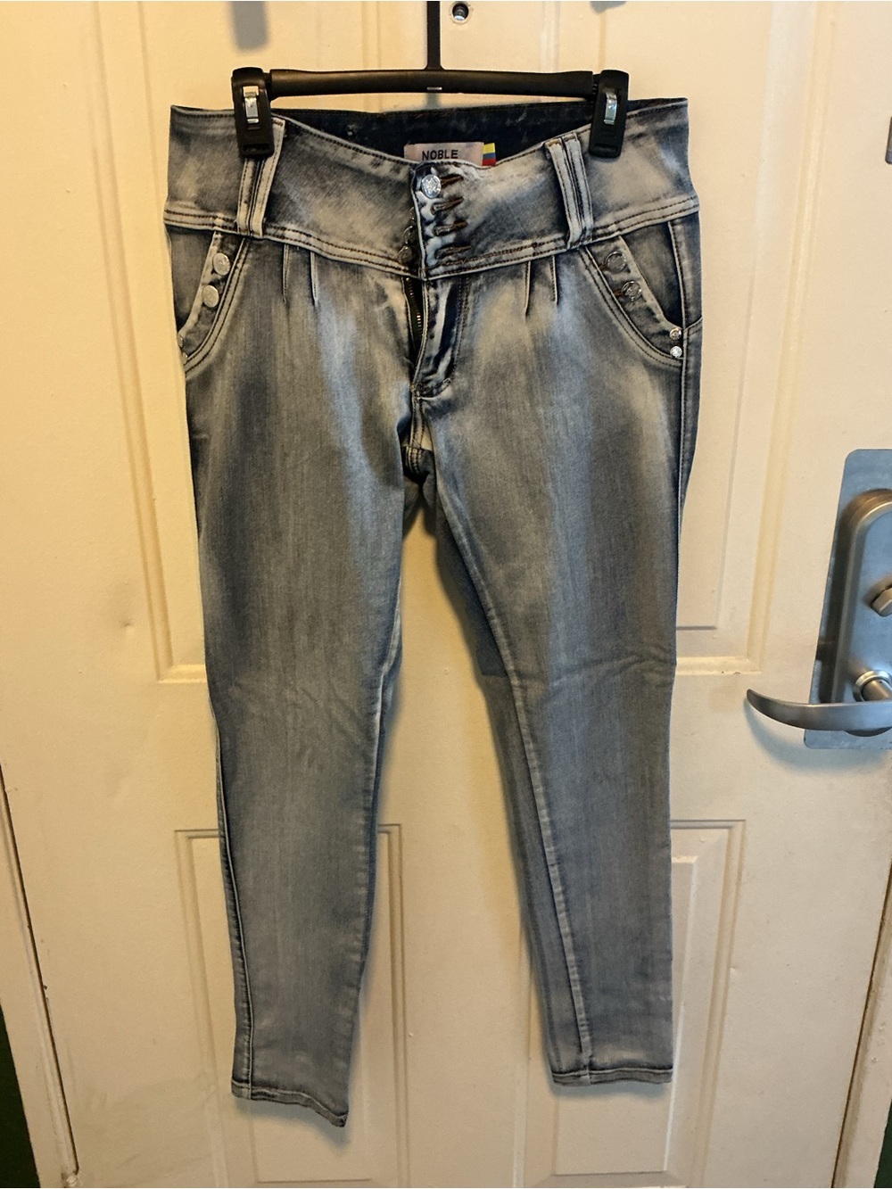 Noble High-Rise Grey Washed Jeggings for Women